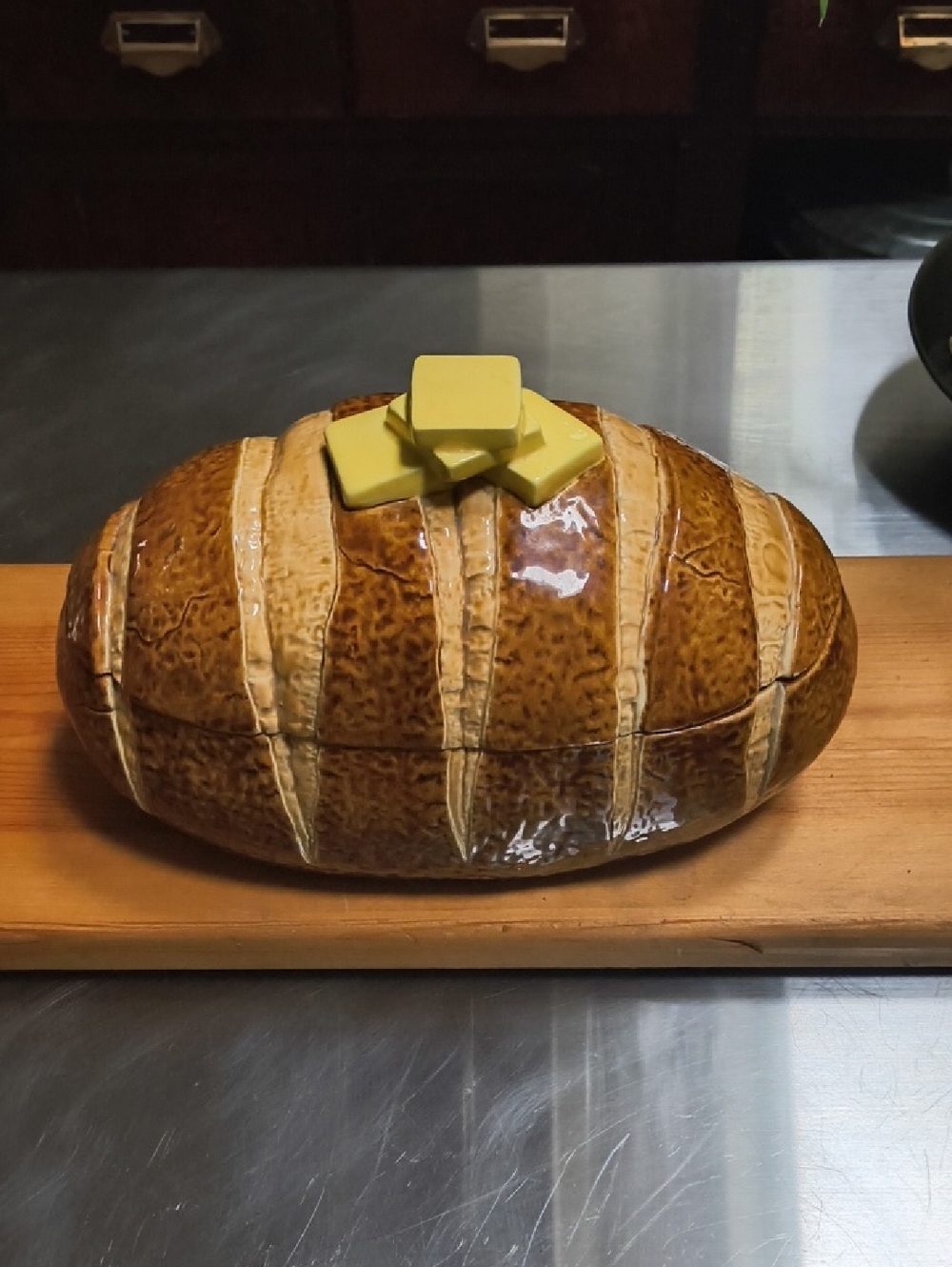 Vintage 1971 Ceramic Bread Holder
